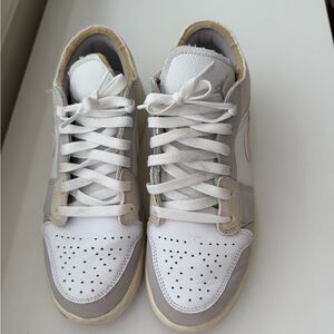 Nike Air Jordan 1 Low SE White Grey Beige Kids Size 5.5 Youth Sneakers